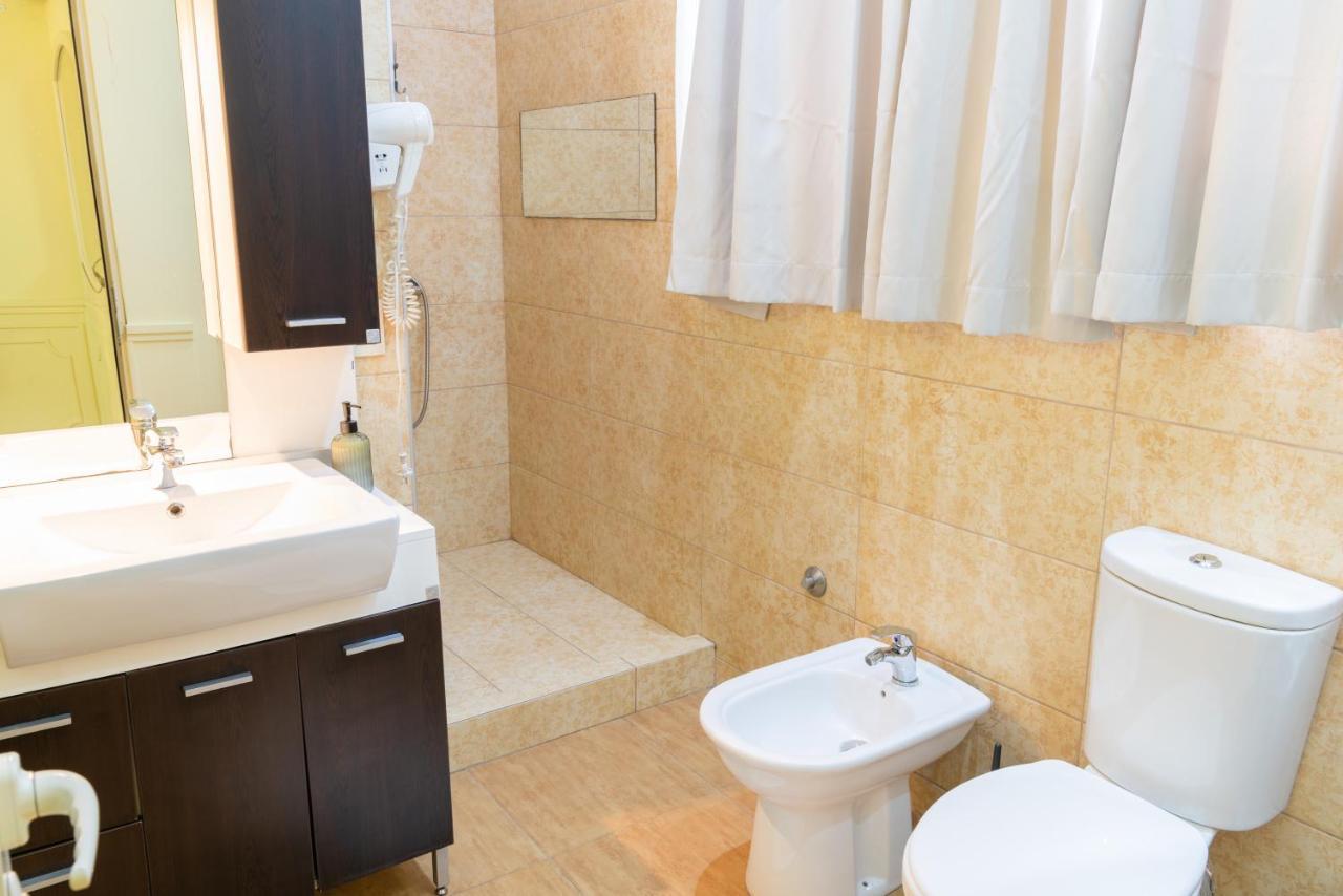 Hotel Artistic Tirana Blloku Exteriér fotografie