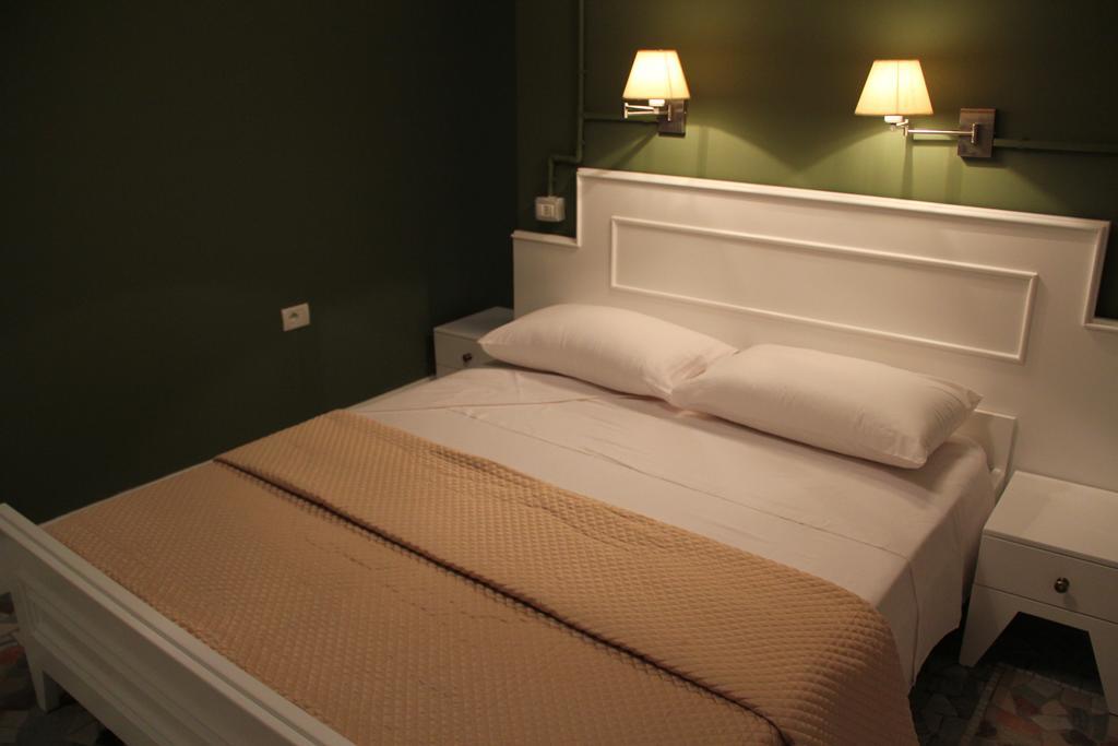 Hotel Artistic Tirana Blloku Pokoj fotografie