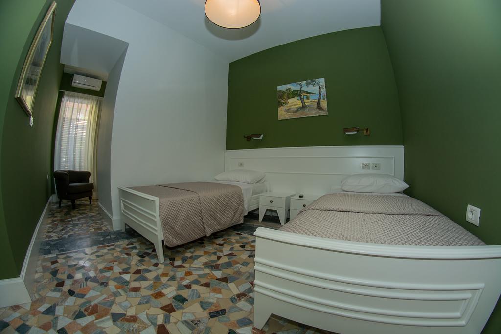 Hotel Artistic Tirana Blloku Pokoj fotografie