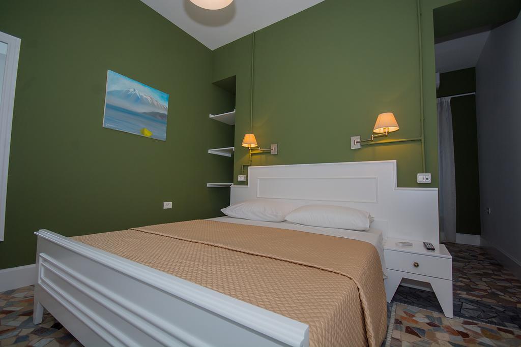 Hotel Artistic Tirana Blloku Pokoj fotografie
