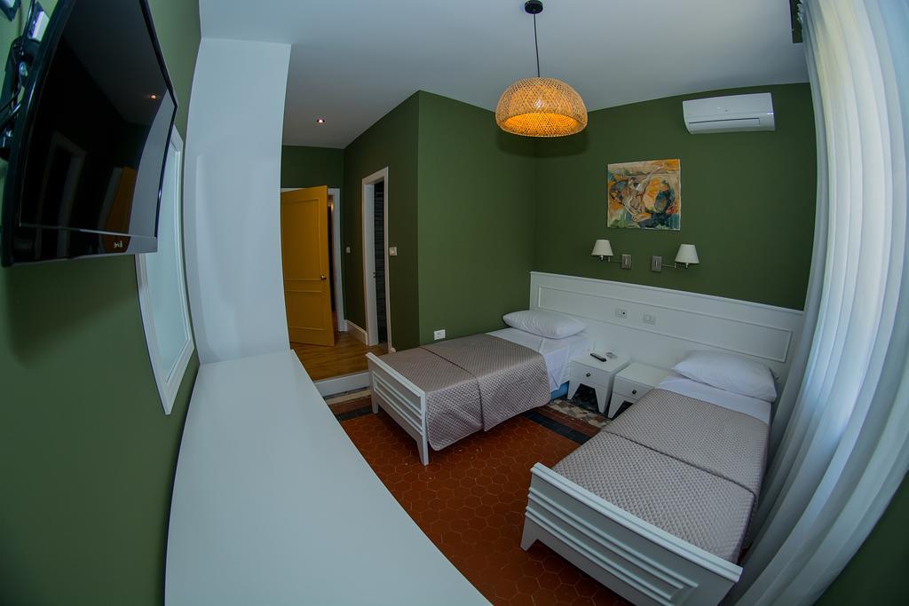 Hotel Artistic Tirana Blloku Pokoj fotografie